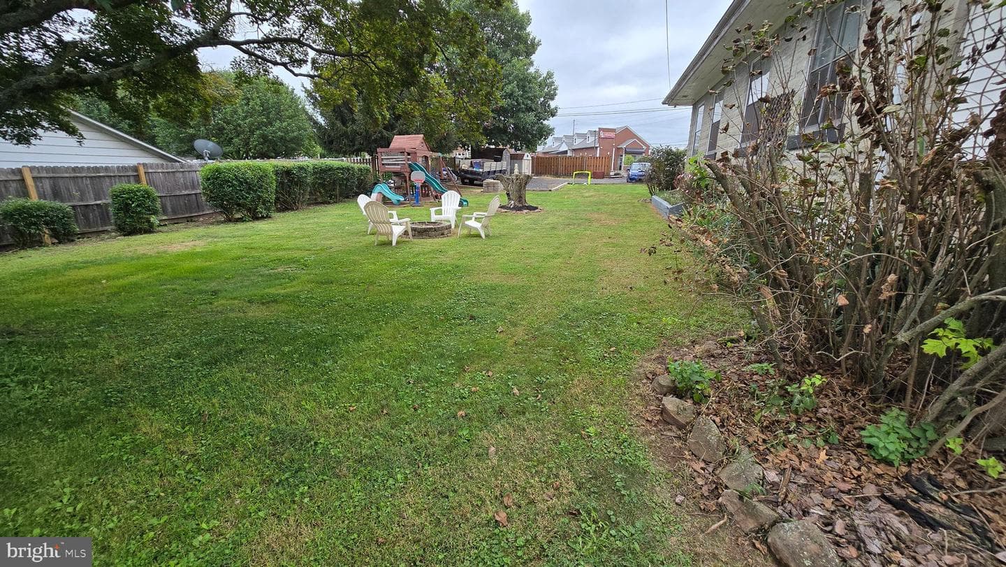 451 Penn Street photo 67