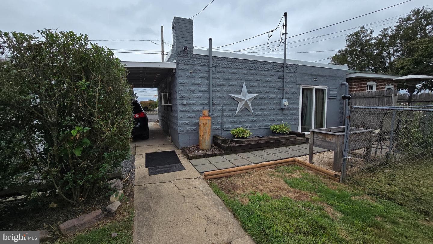 451 Penn Street photo 8