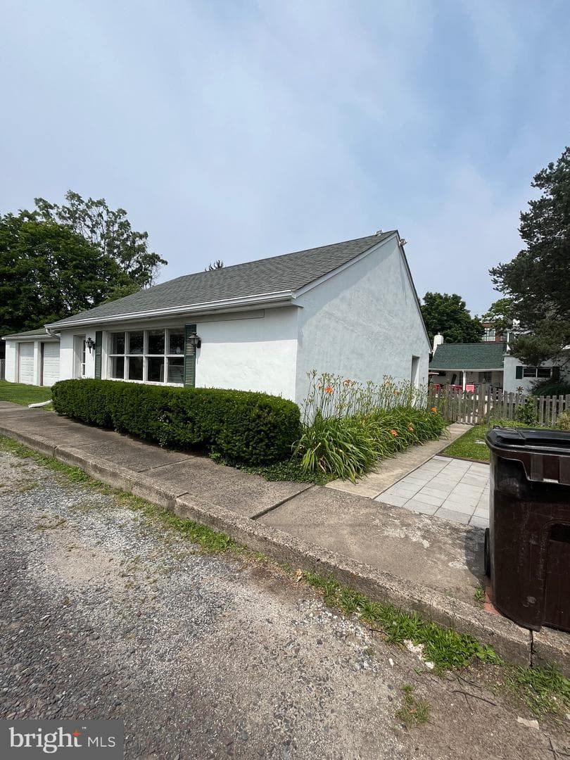 203 S Line Street photo 7