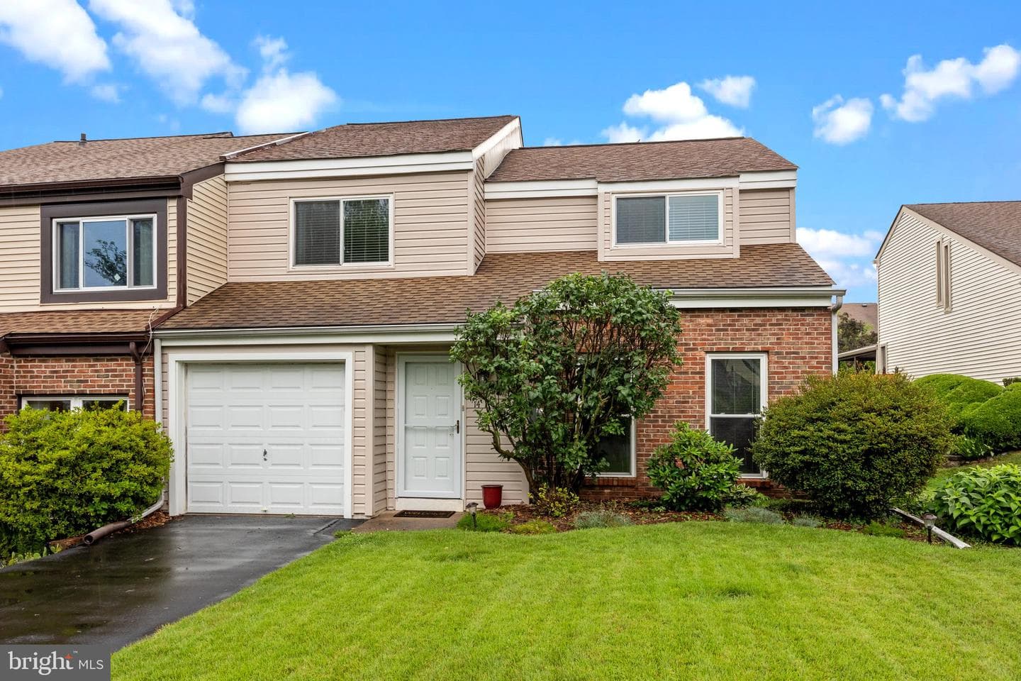 14 Log Pond Drive photo 3