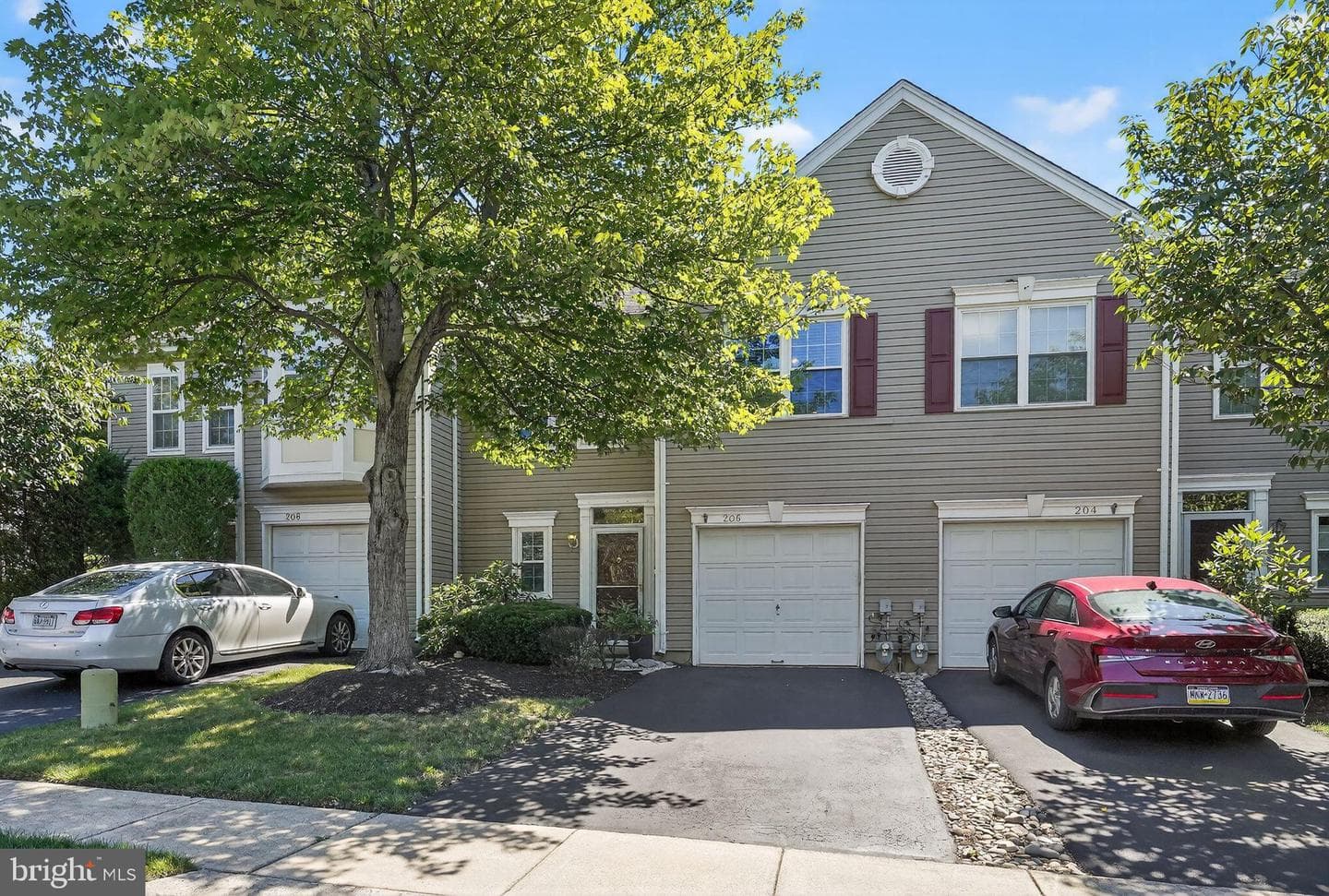 206 Saratoga Way photo 1