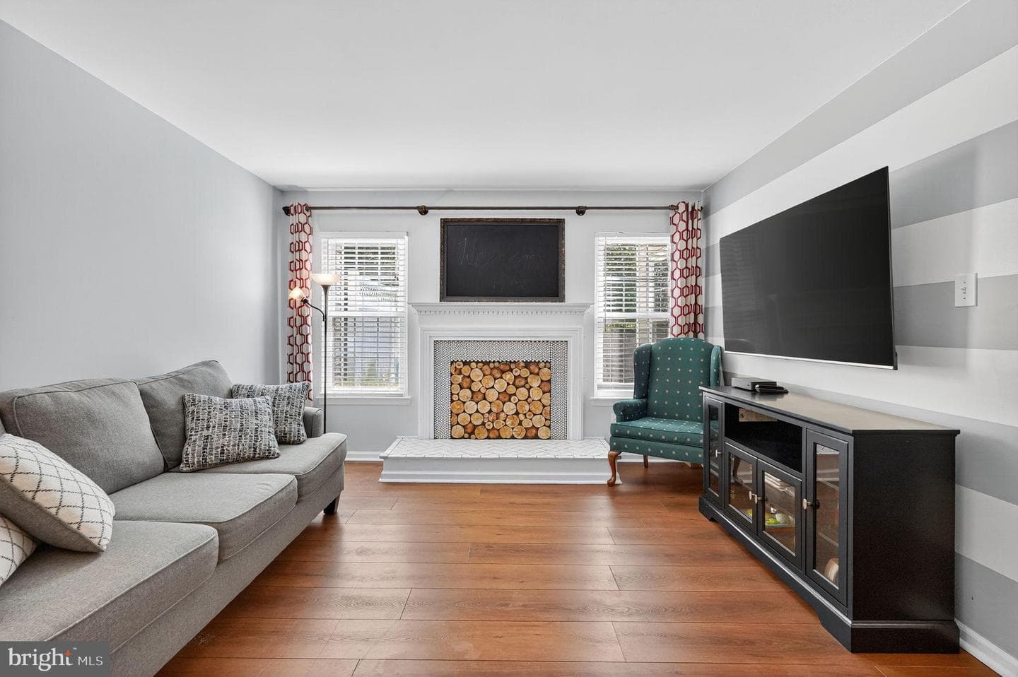 206 Saratoga Way photo 4