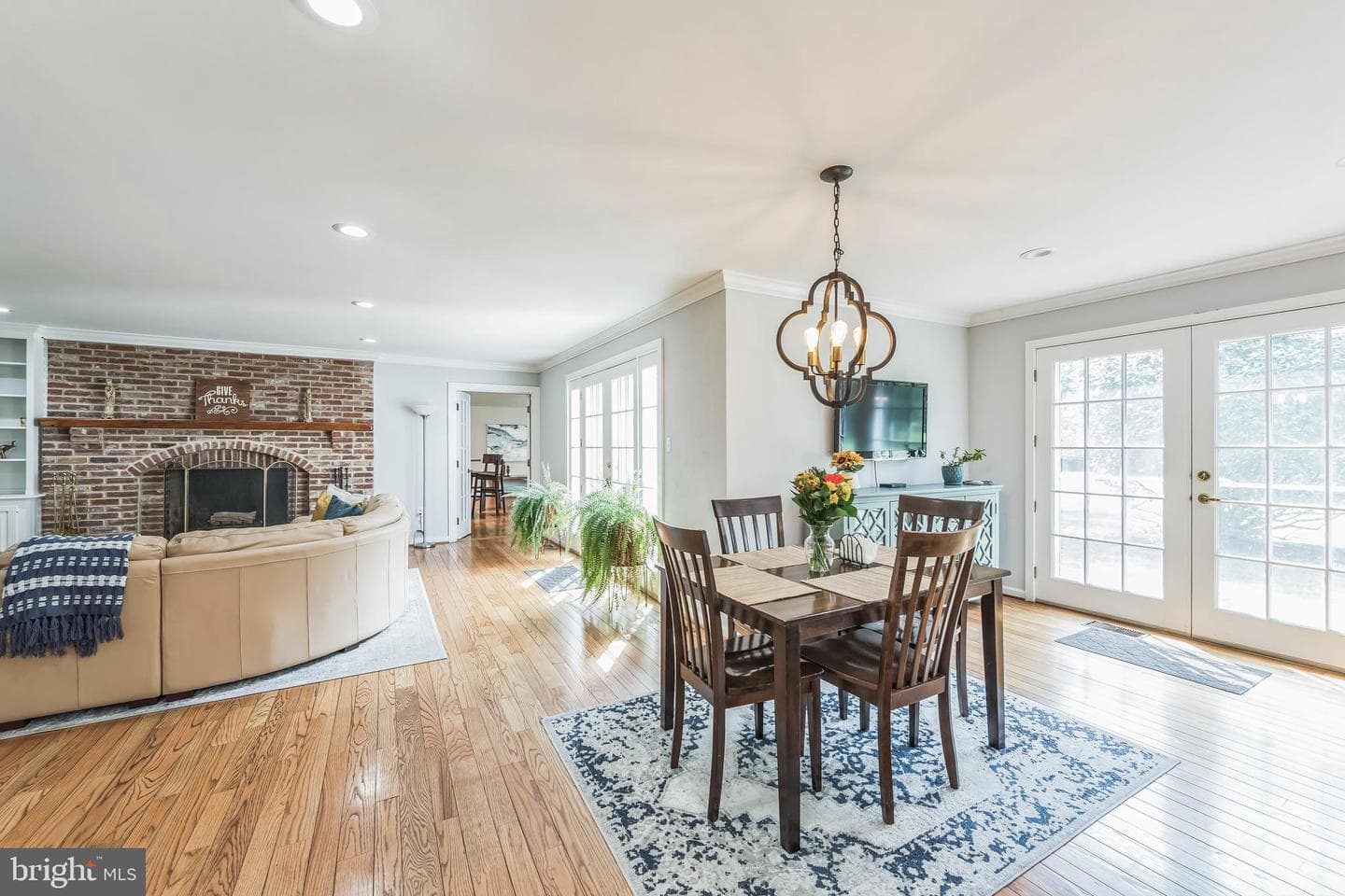 717 Evans Road photo 21