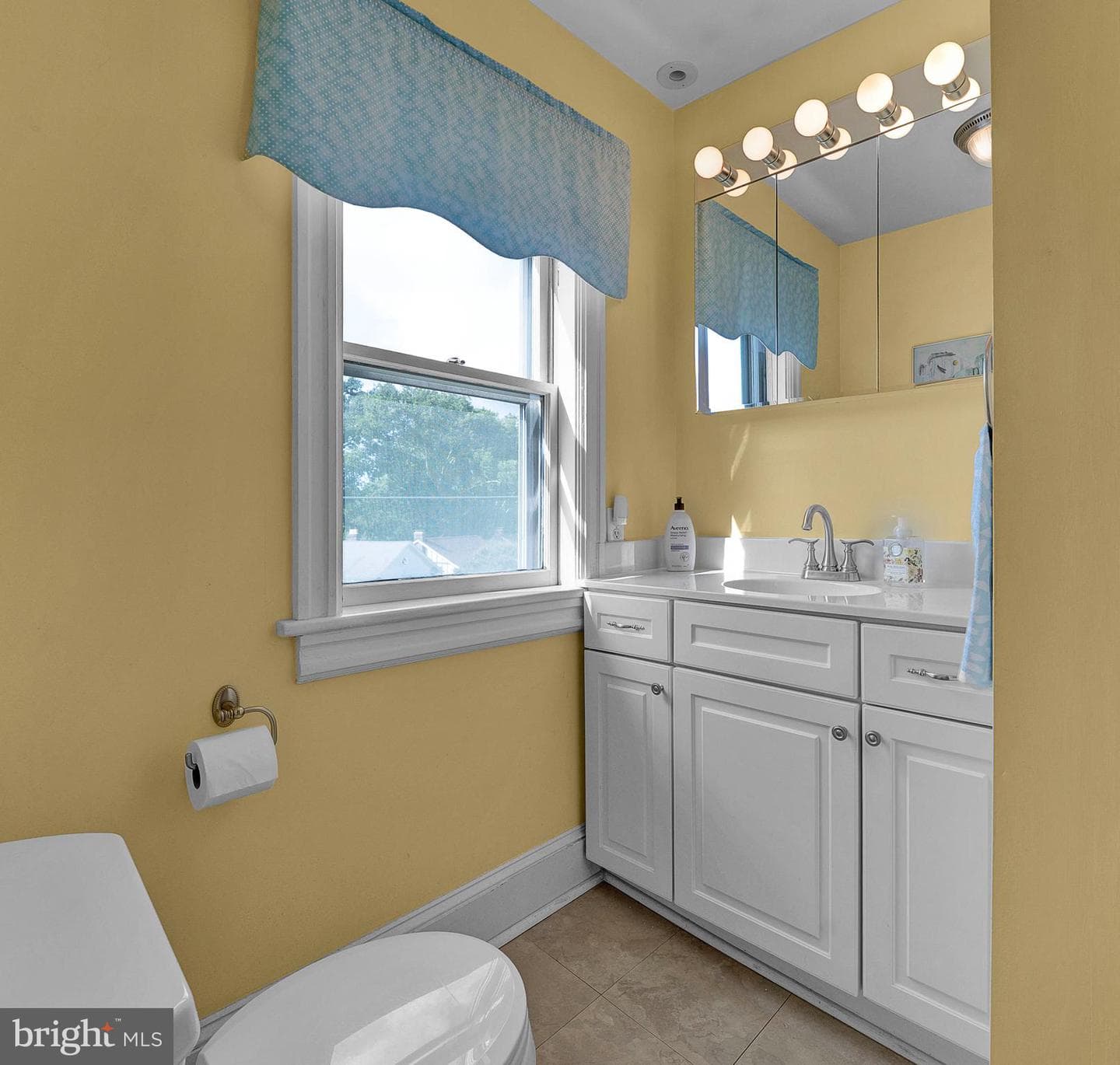 200 Hillside Avenue photo 30