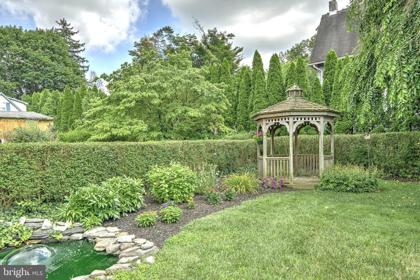 200 Hillside Avenue photo 34