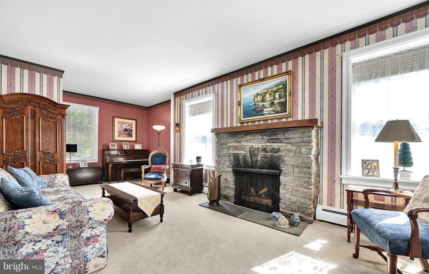 200 Hillside Avenue photo 4