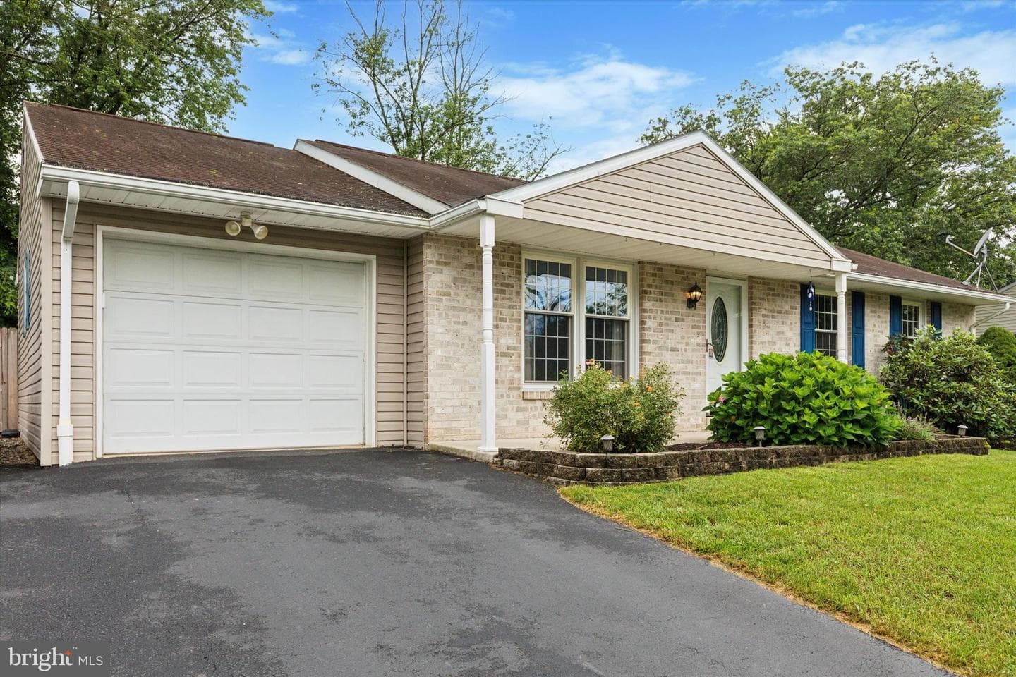 318 Bow Lane photo 25