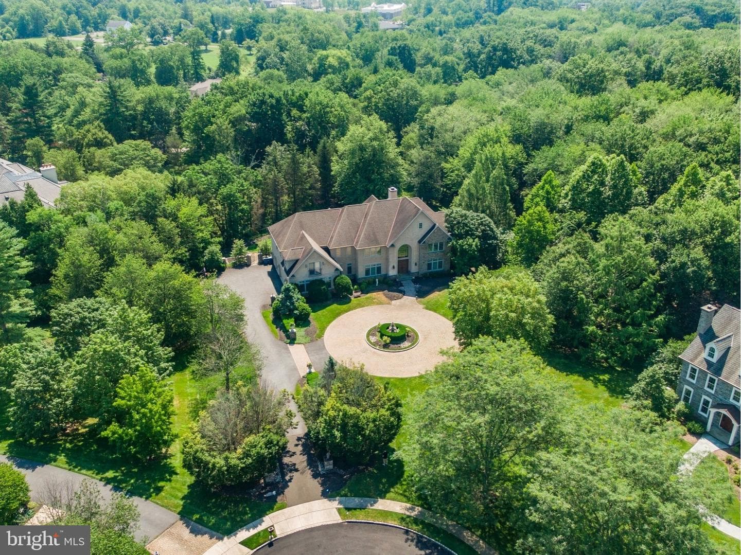 1389 Lamplighter Circle photo 2