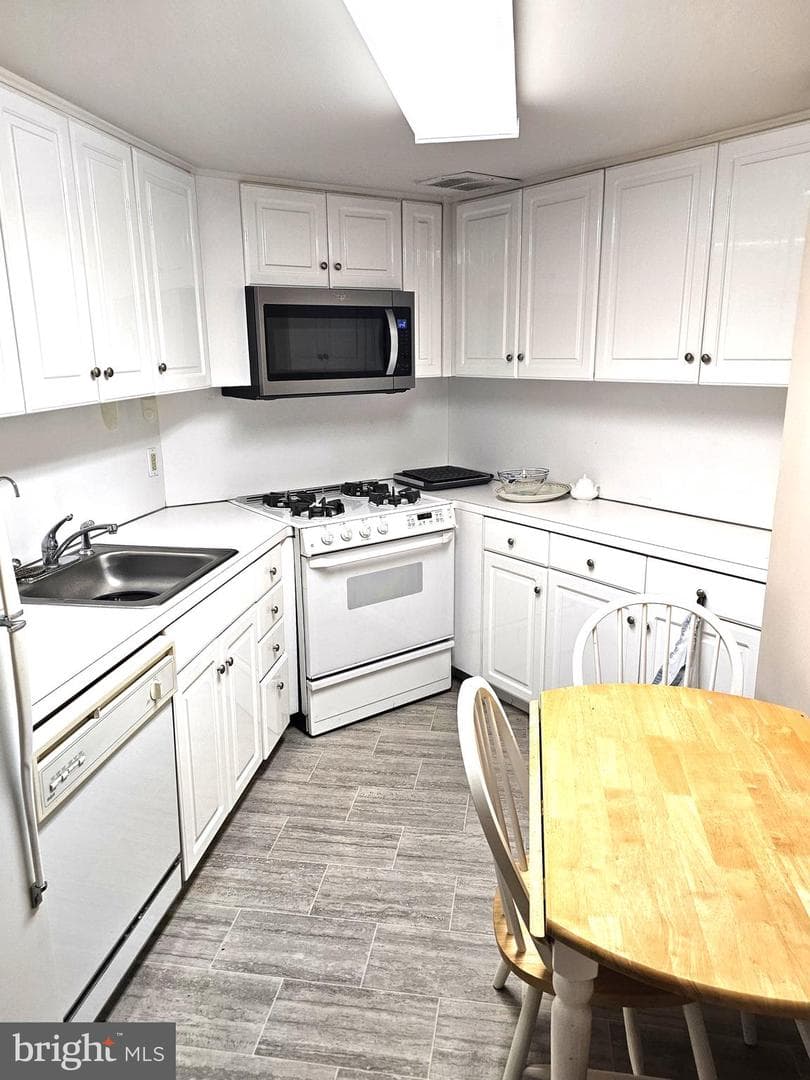 309 Florence Avenue #401-N photo 3