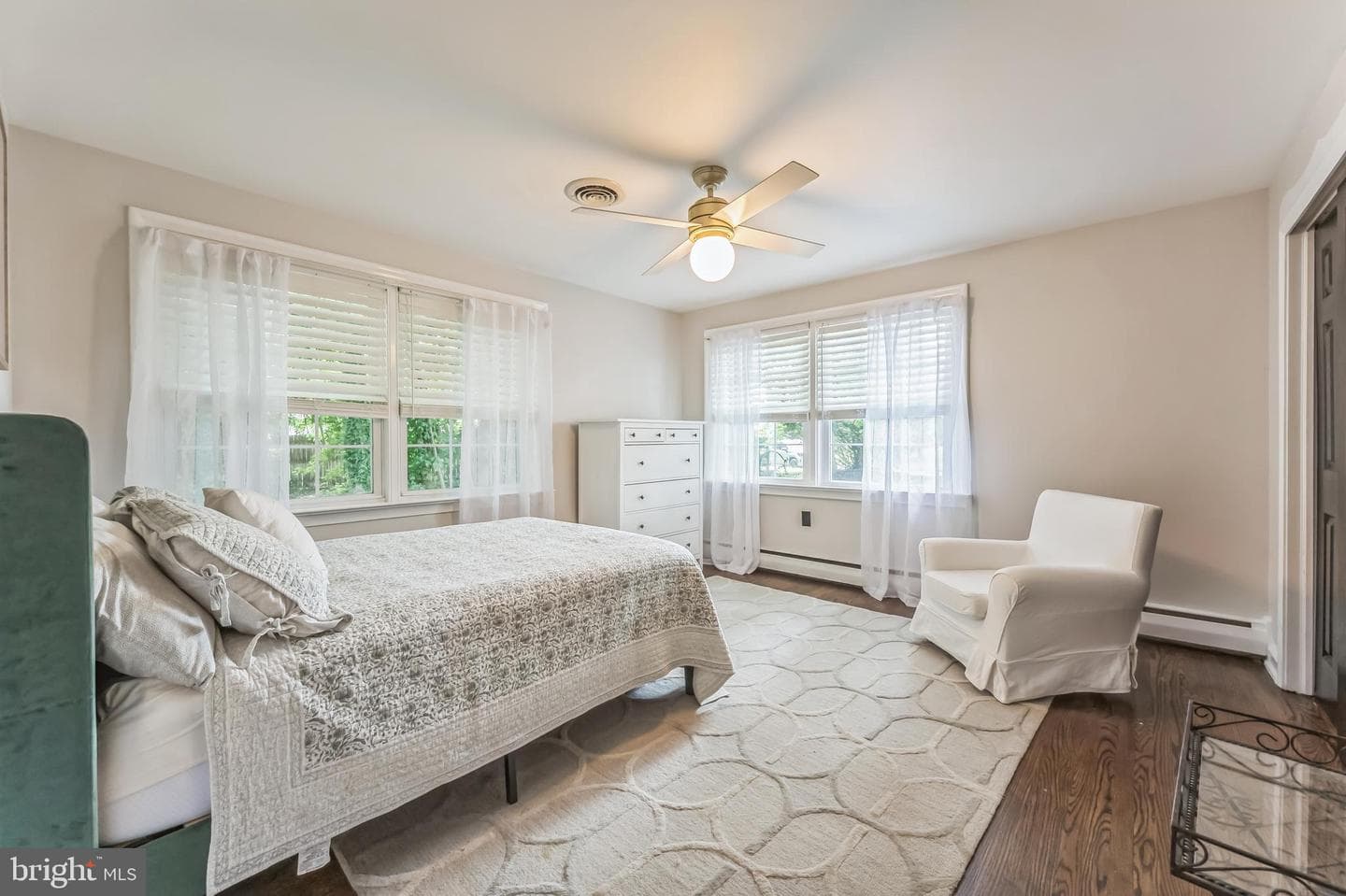 1350 King Road photo 18
