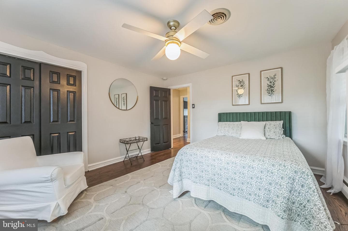 1350 King Road photo 20