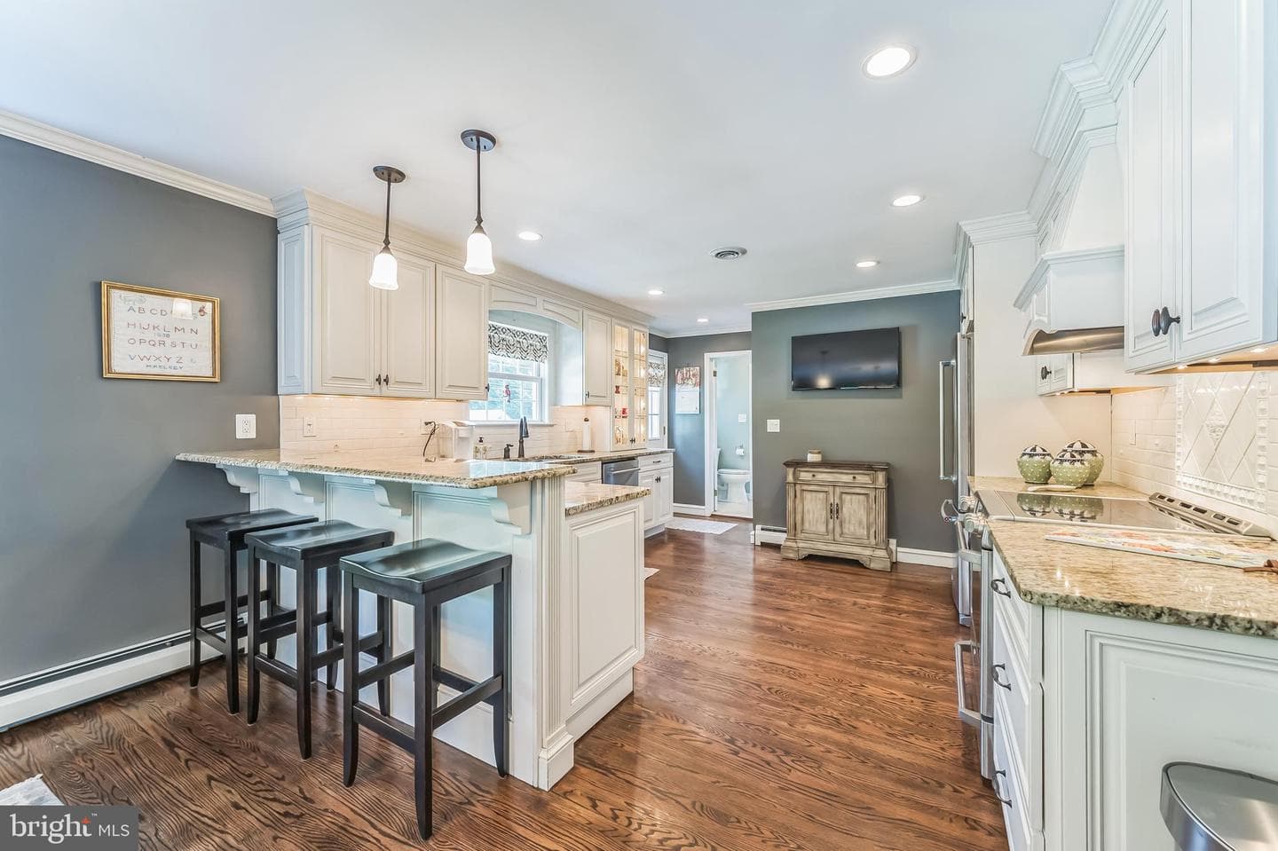 1350 King Road photo 8