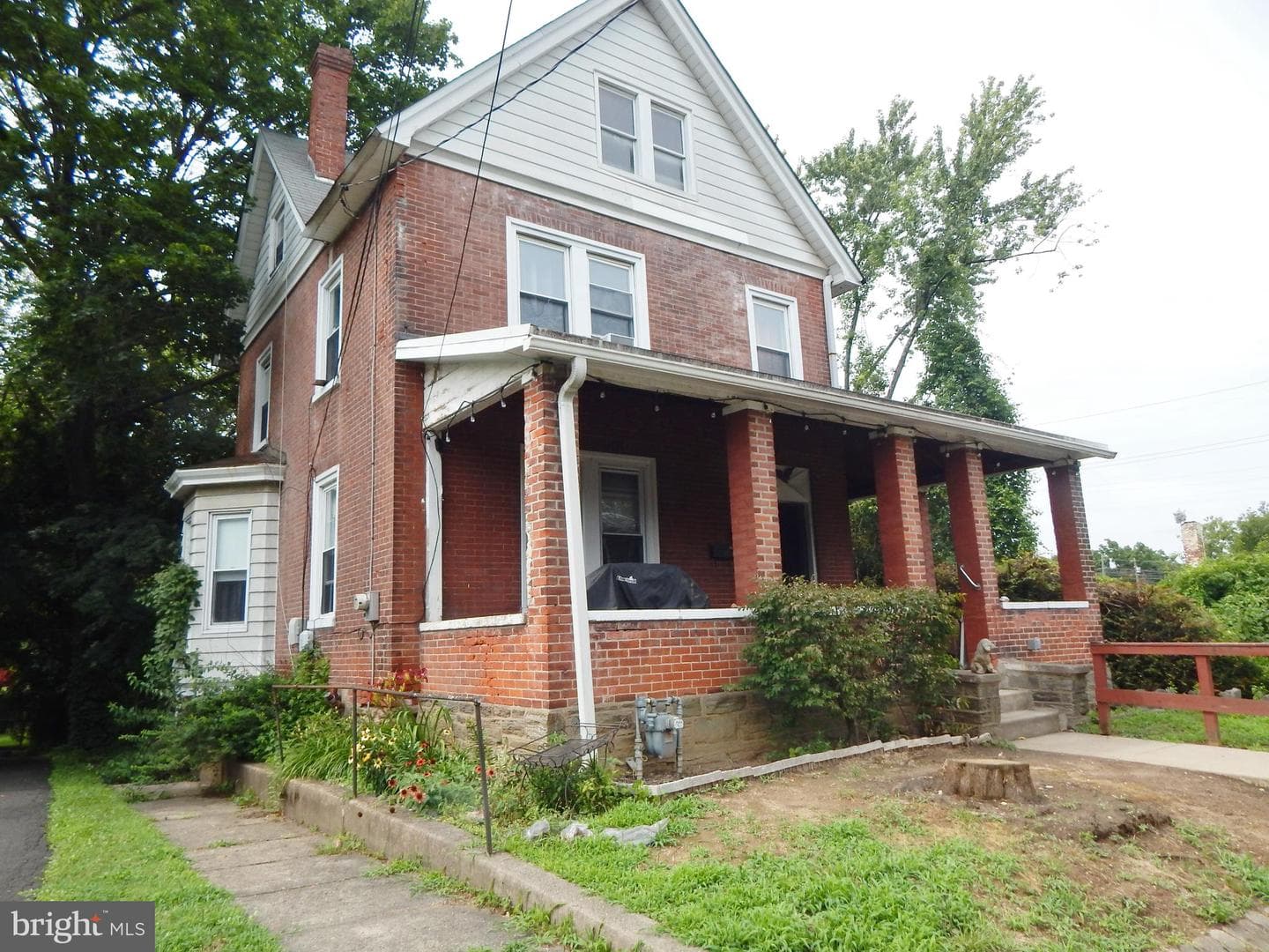 11 North Avenue photo 1