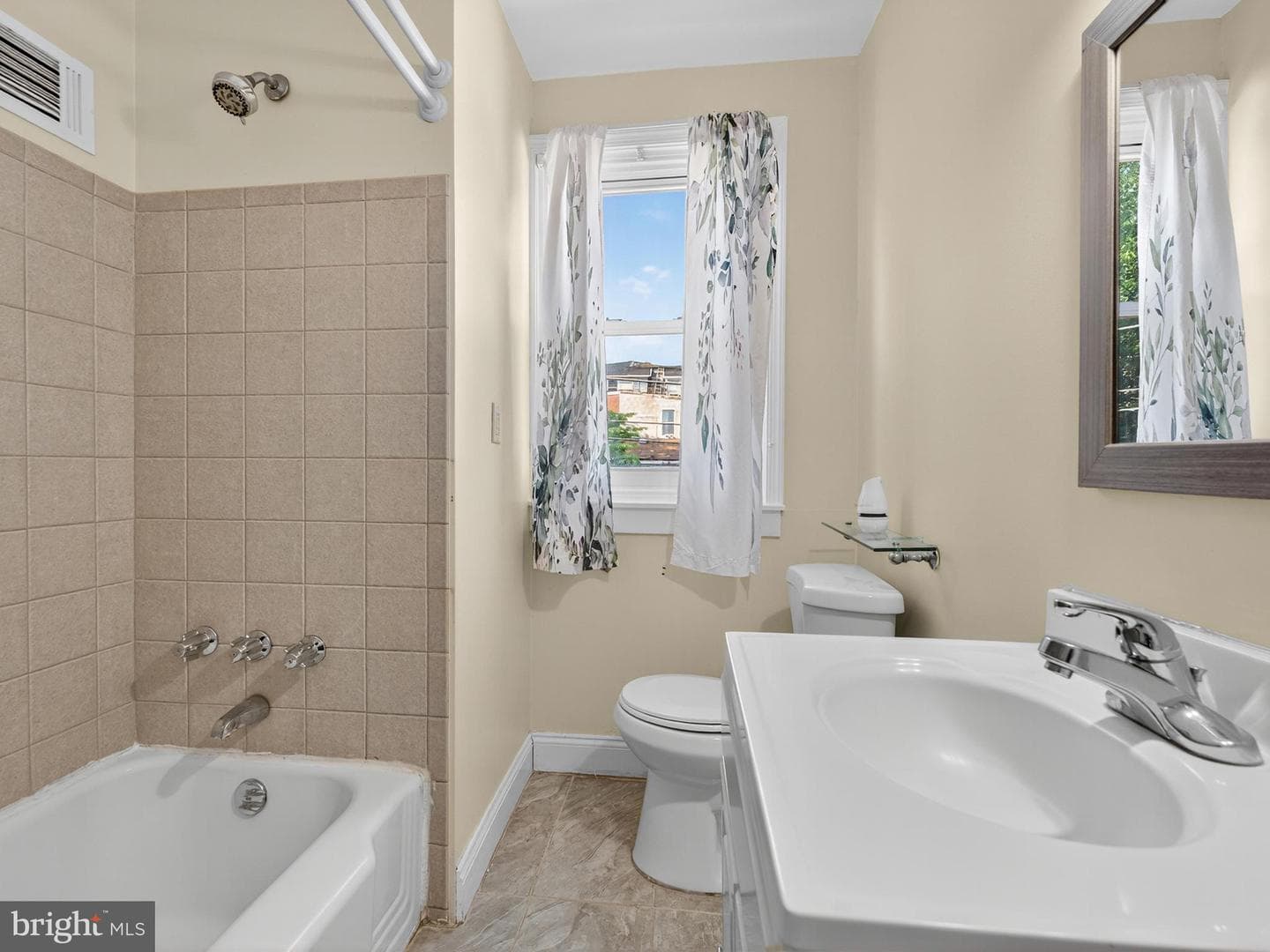 215 Hartranft Avenue photo 19