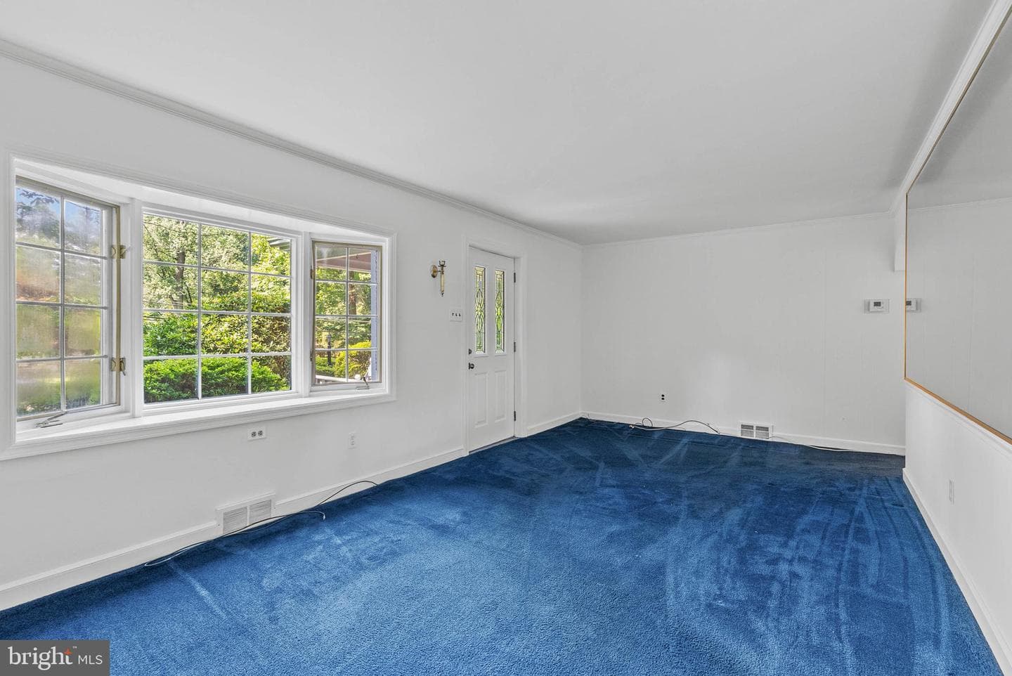 2561 Valley View Drive photo 4