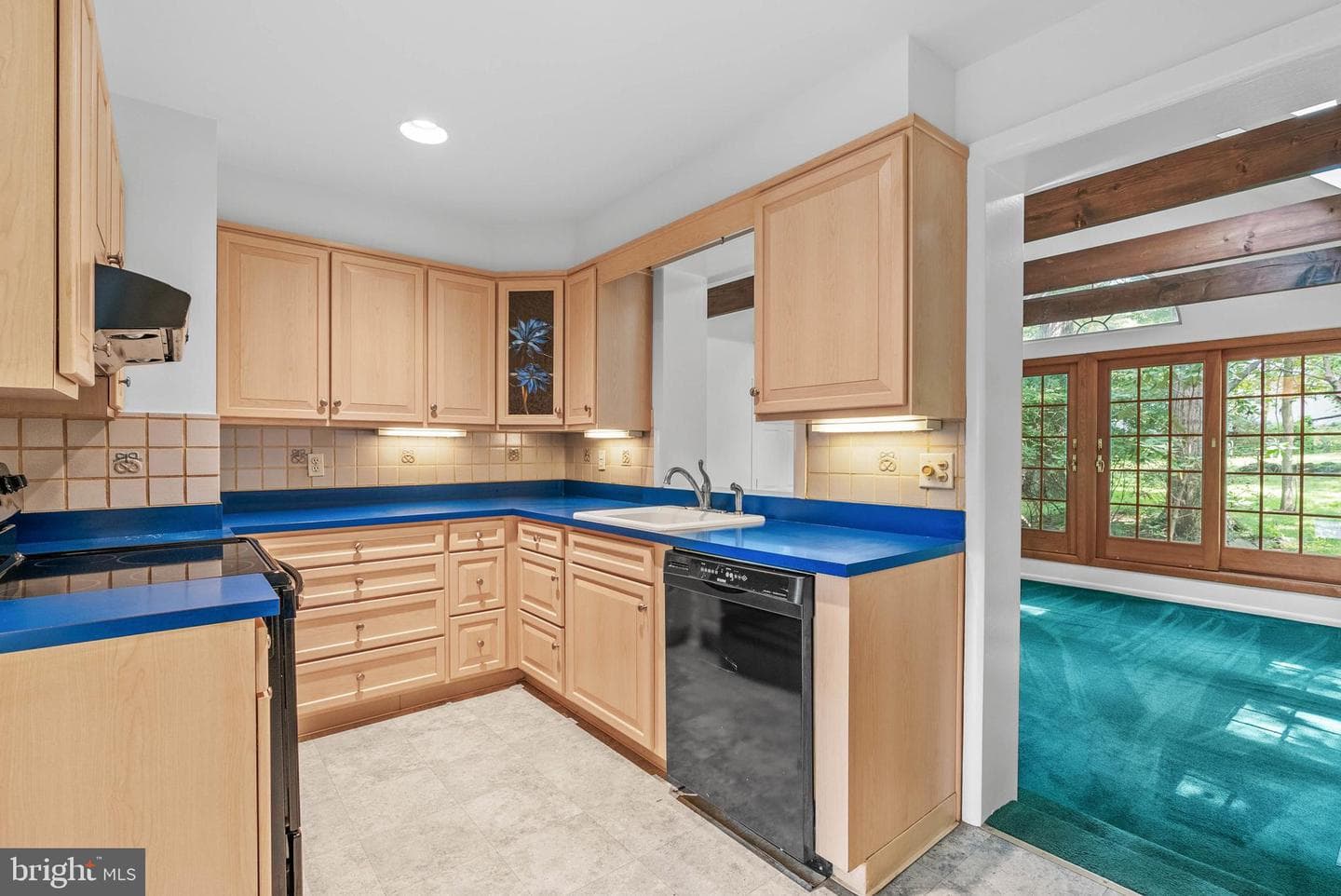 2561 Valley View Drive photo 8