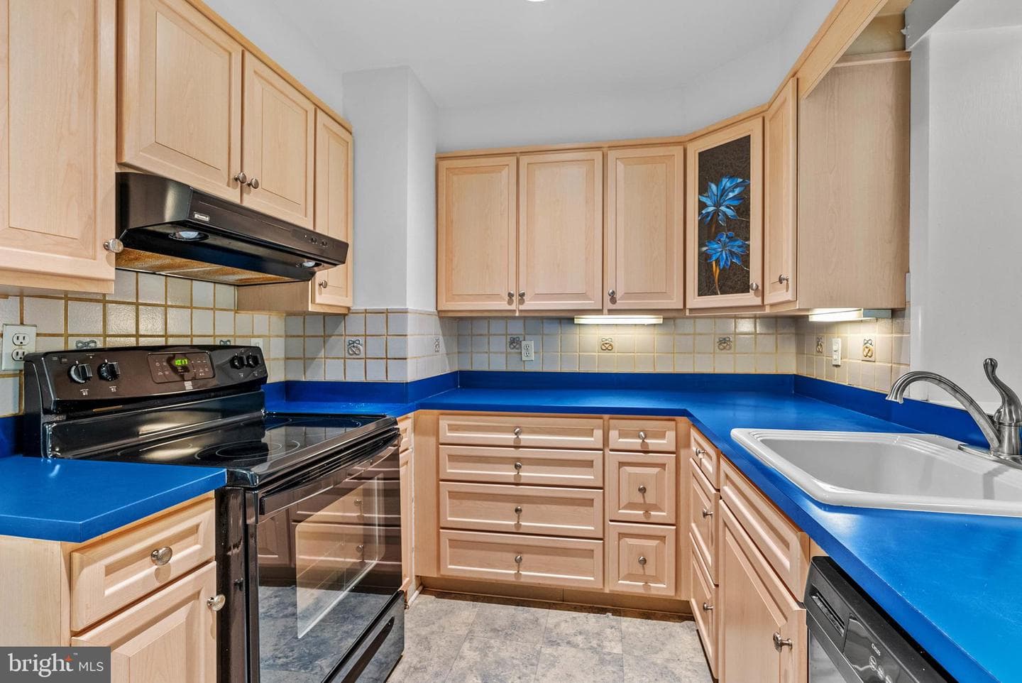 2561 Valley View Drive photo 9
