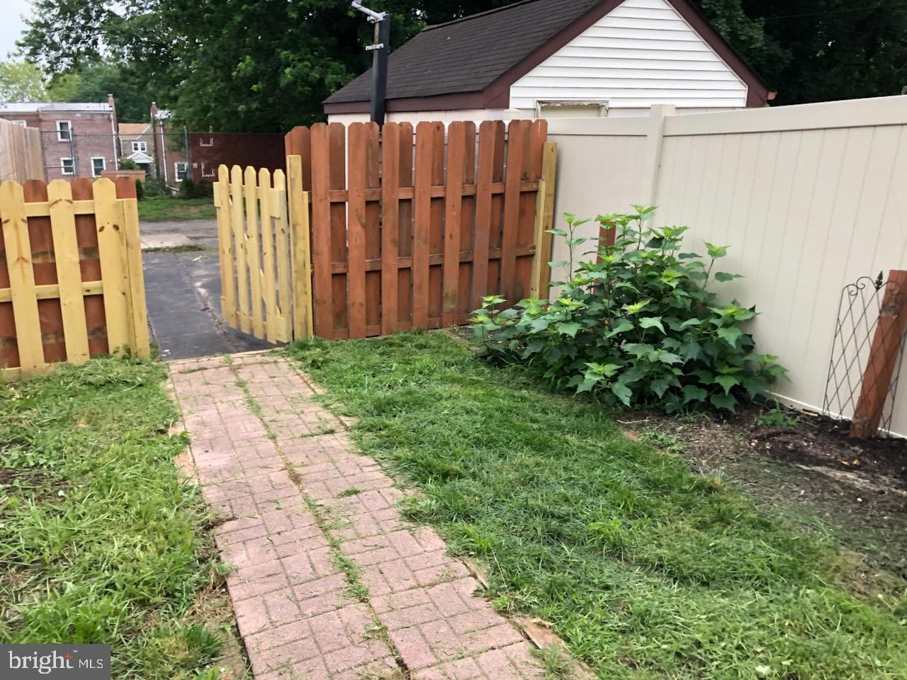 218 Forest Avenue photo 18