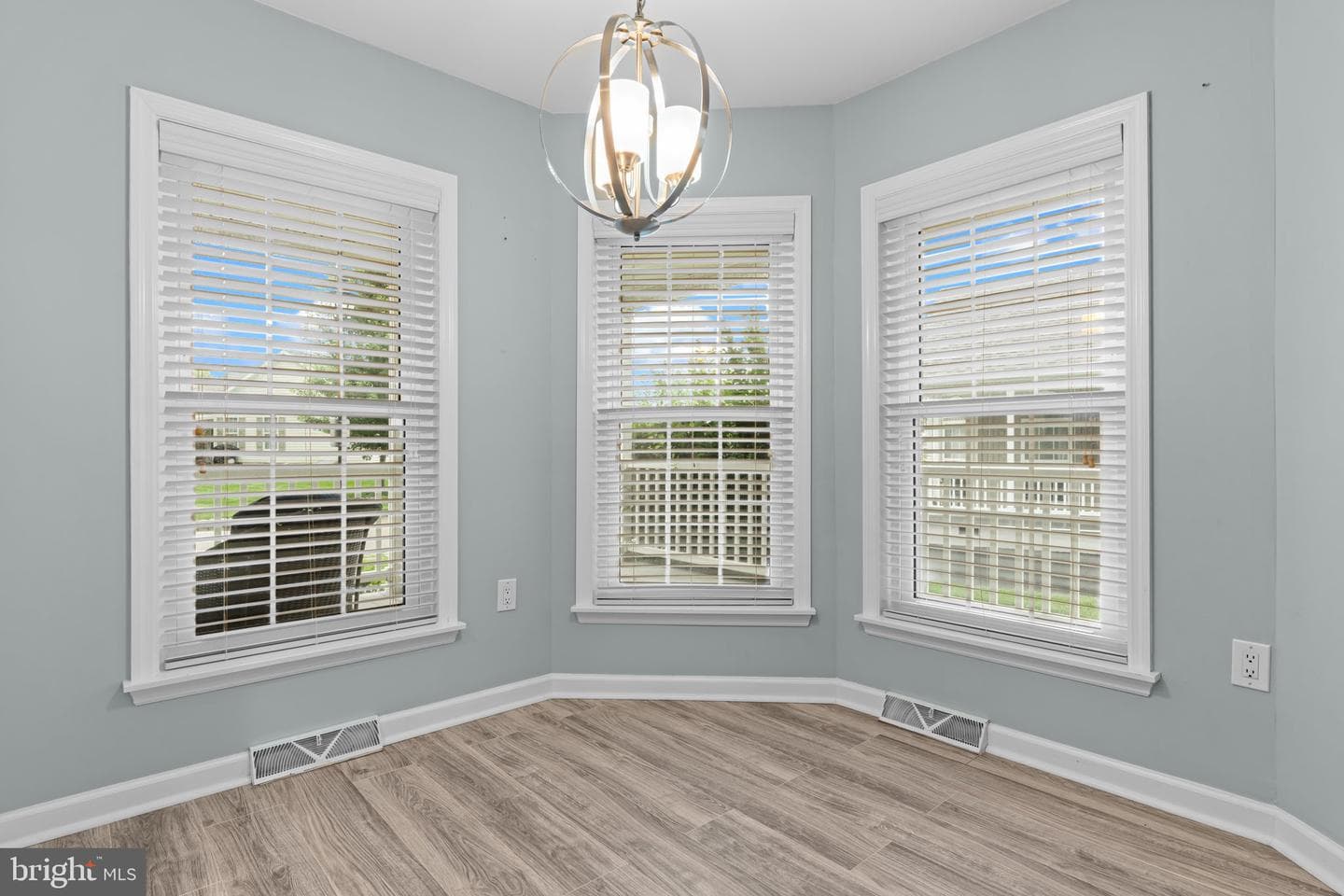 620 Eucalyptus Way photo 9