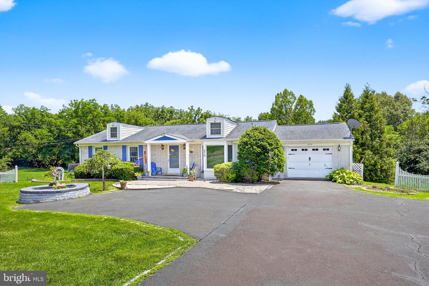 575 Fretz Road photo 3