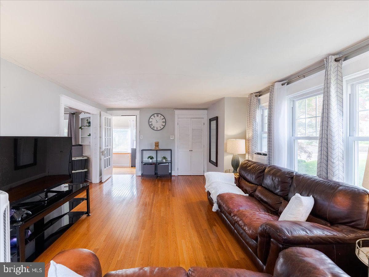 1086 Edge Hill Road photo 12