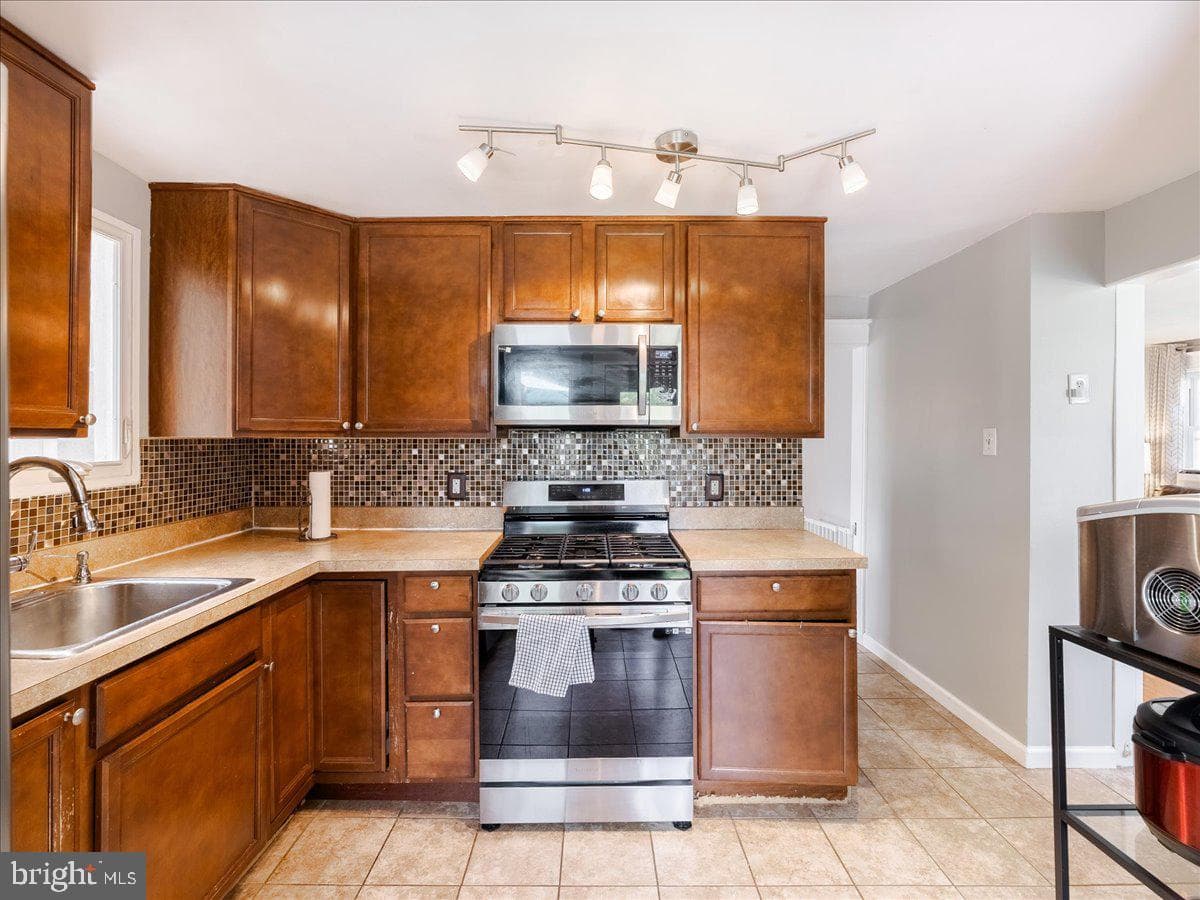 1086 Edge Hill Road photo 16