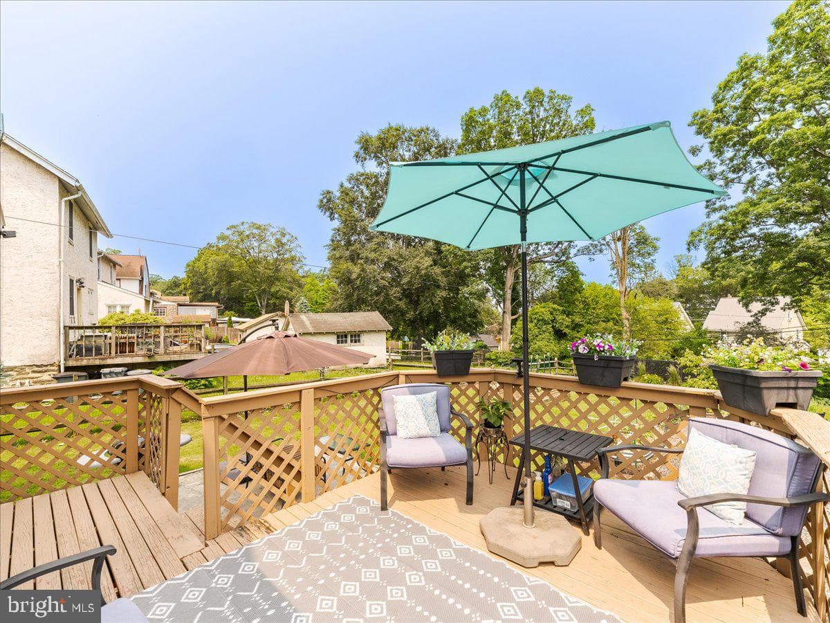 1086 Edge Hill Road photo 5