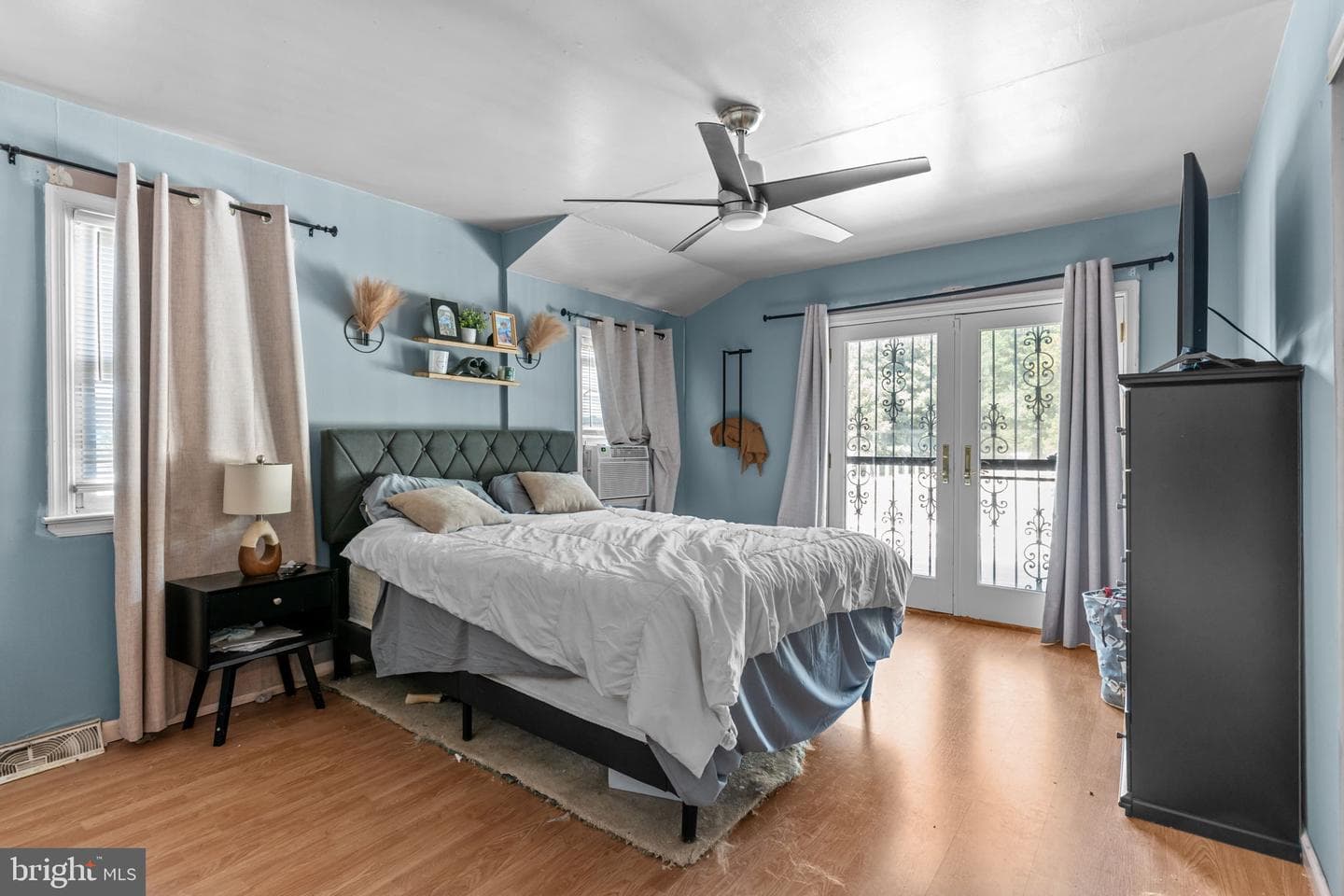 2445 Hamilton Avenue photo 17