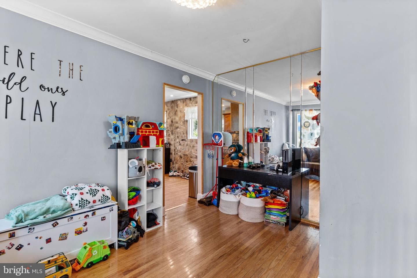 2445 Hamilton Avenue photo 8