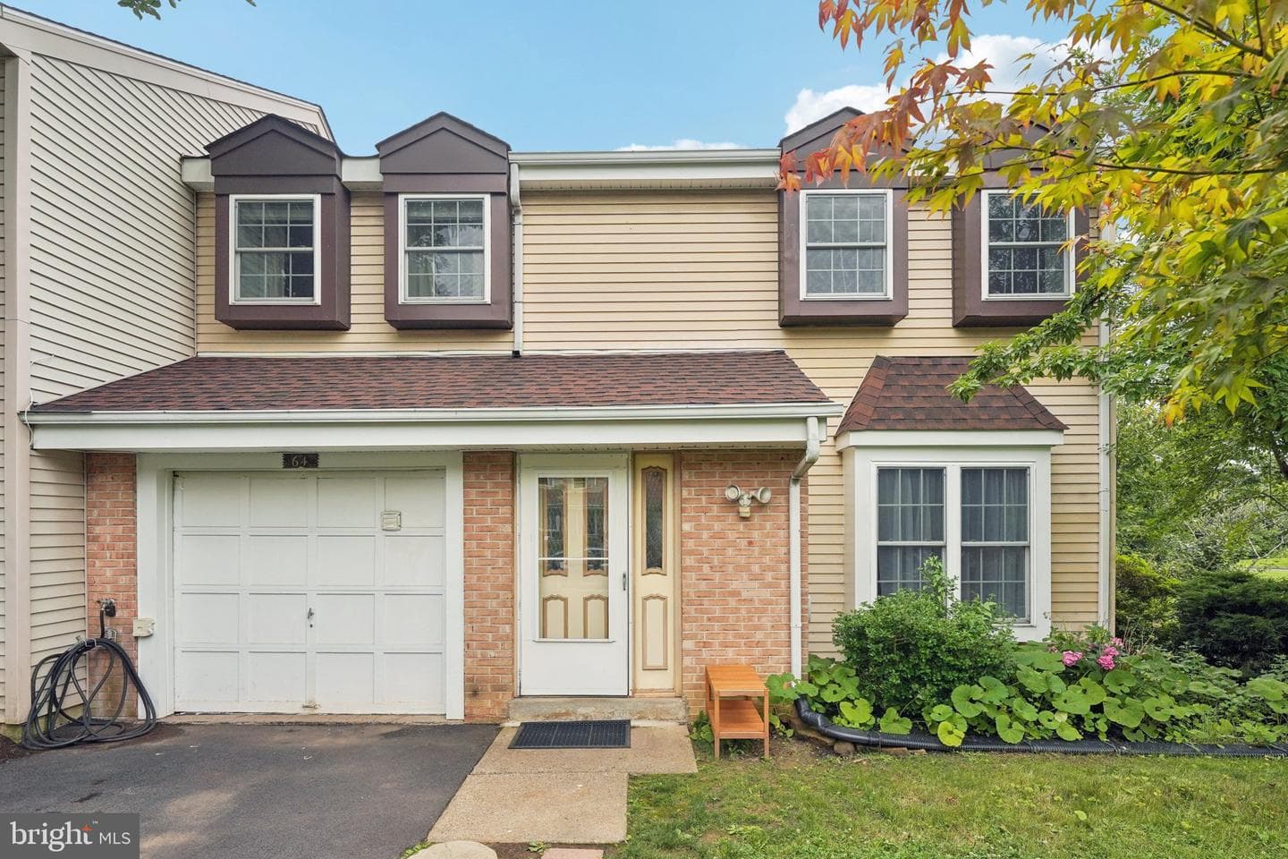 64 Greenwoods Drive photo 1
