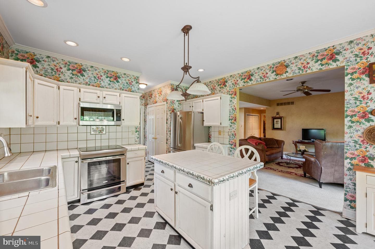 272 Mallard Drive E photo 15