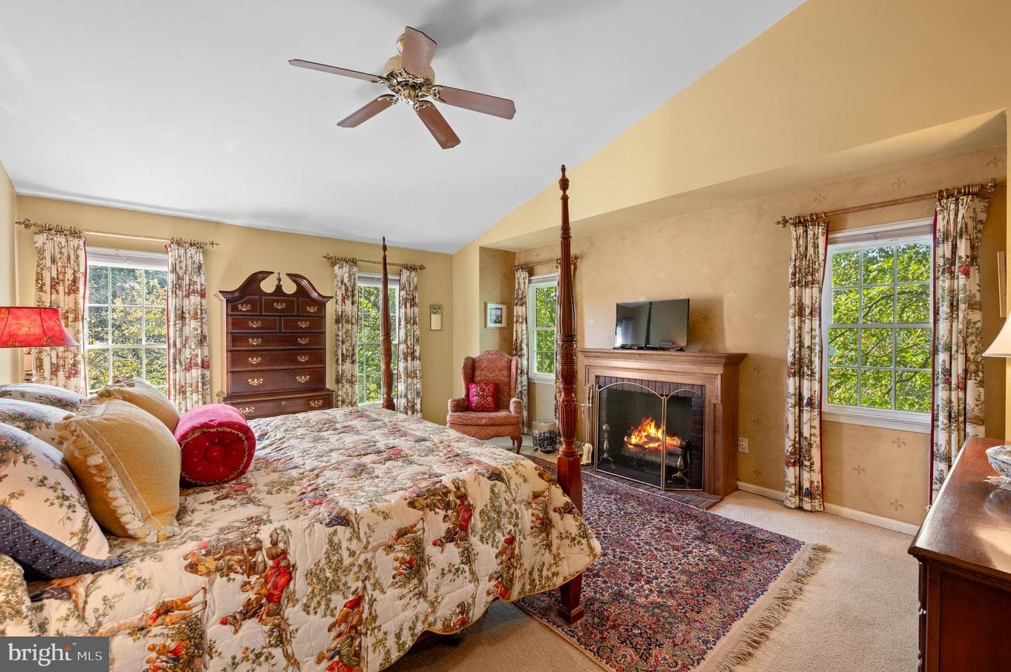 272 Mallard Drive E photo 21
