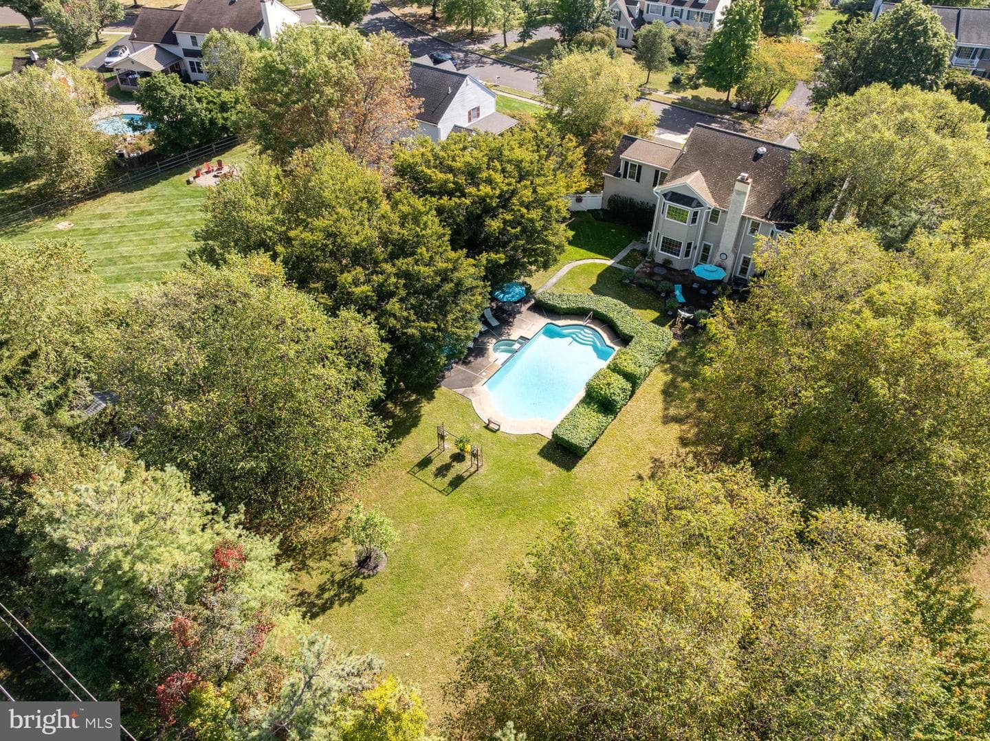 272 Mallard Drive E photo 41