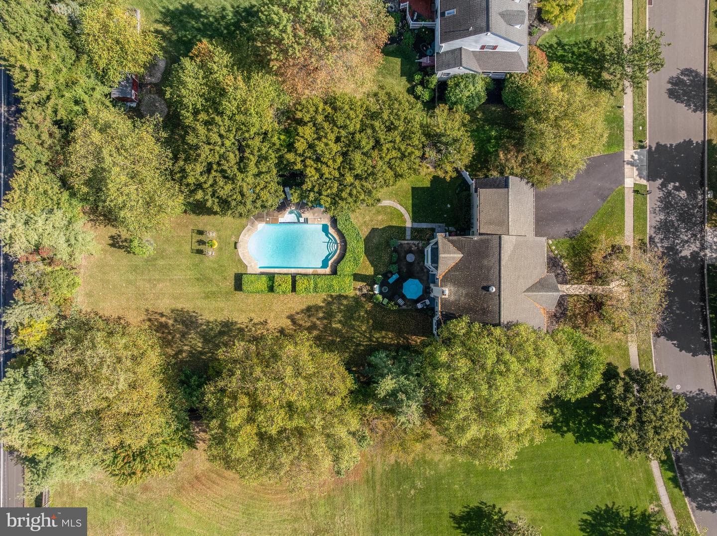 272 Mallard Drive E photo 43