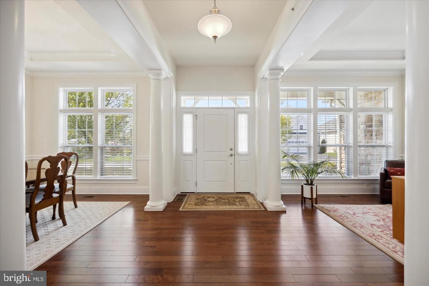 225 Magnolia Street photo 3