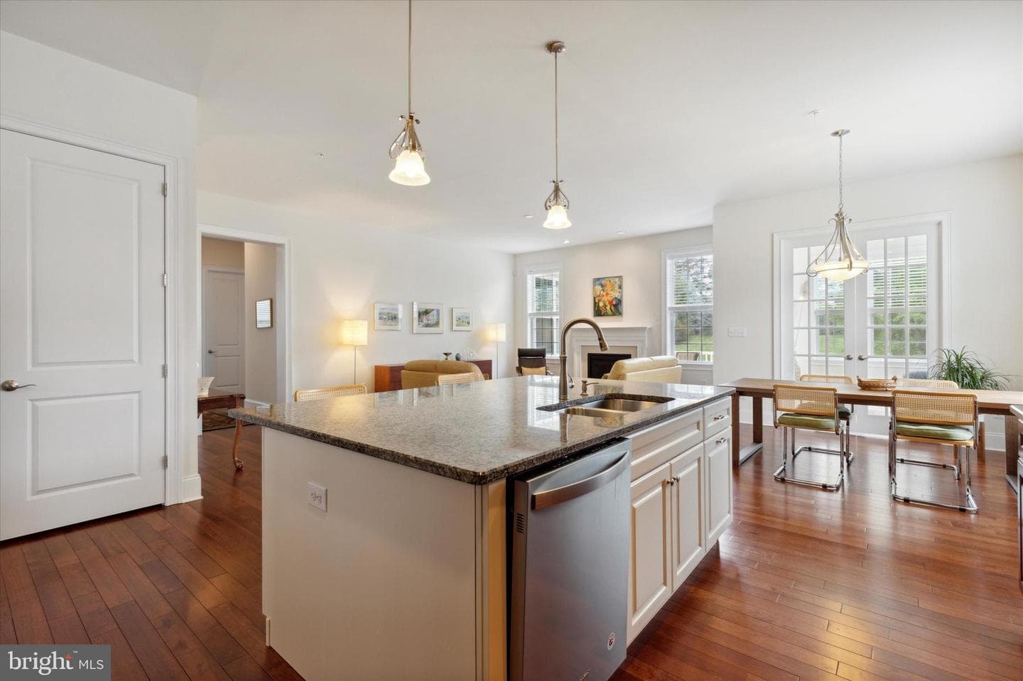 225 Magnolia Street photo 6