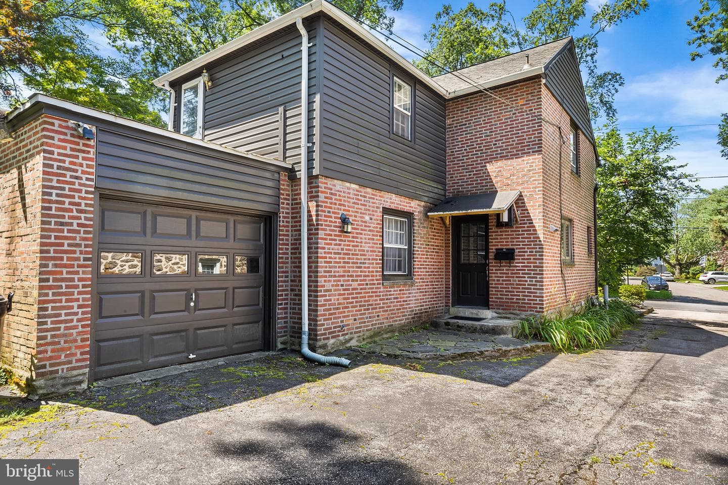 533 E Wynnewood Road photo 27