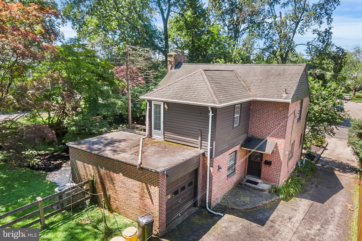 533 E Wynnewood Road photo 28