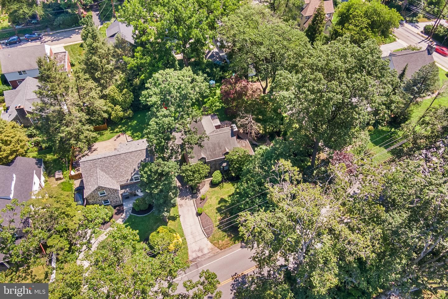 533 E Wynnewood Road photo 32