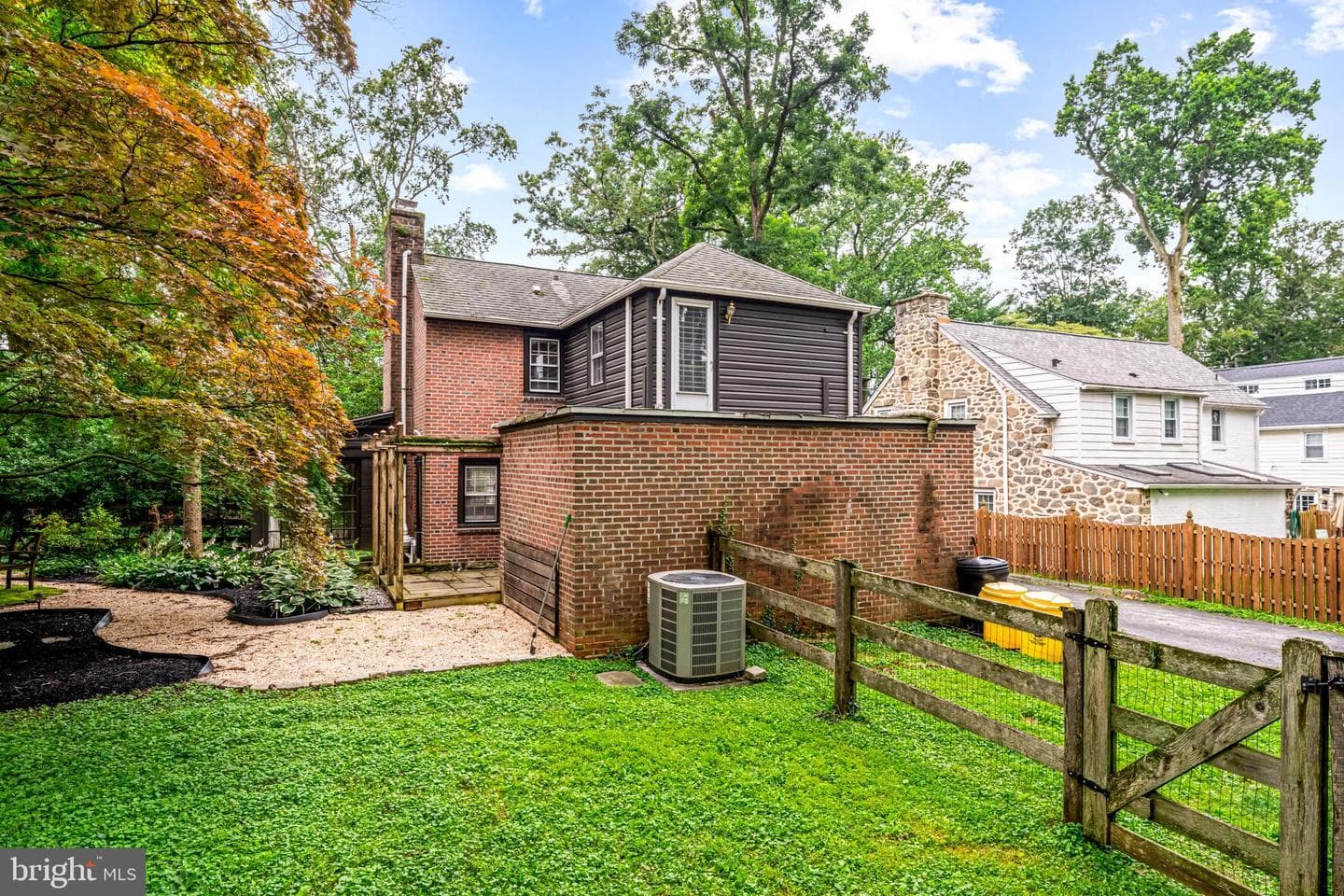 533 E Wynnewood Road photo 38