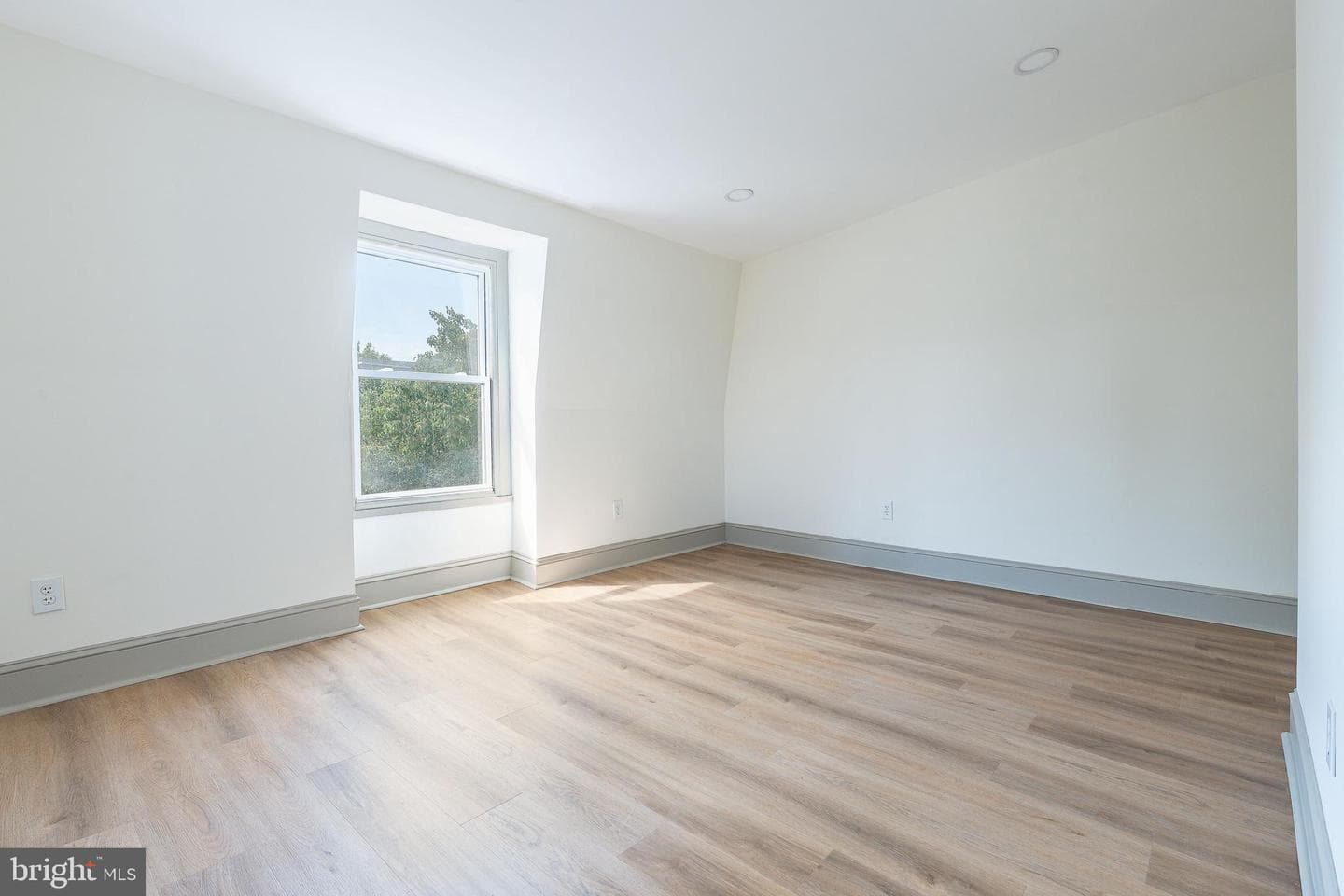 632 Chain Street photo 21