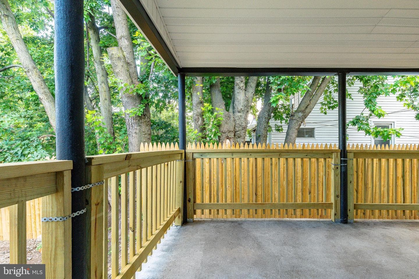 632 Chain Street photo 26