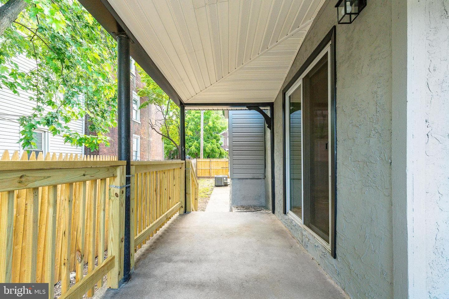 632 Chain Street photo 27