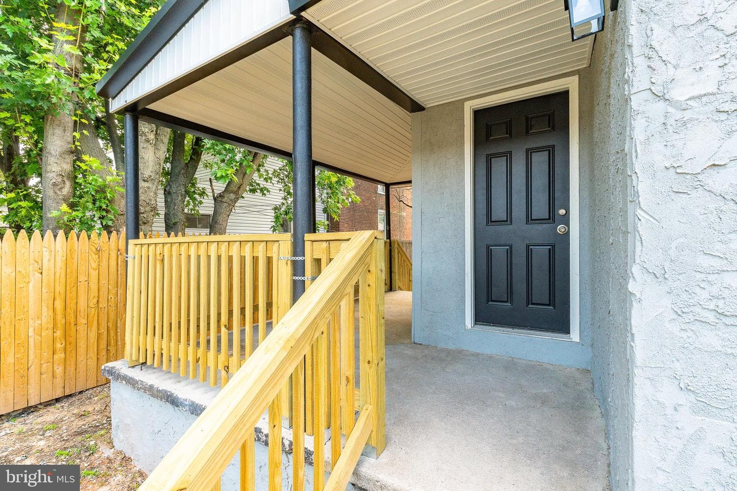632 Chain Street photo 28