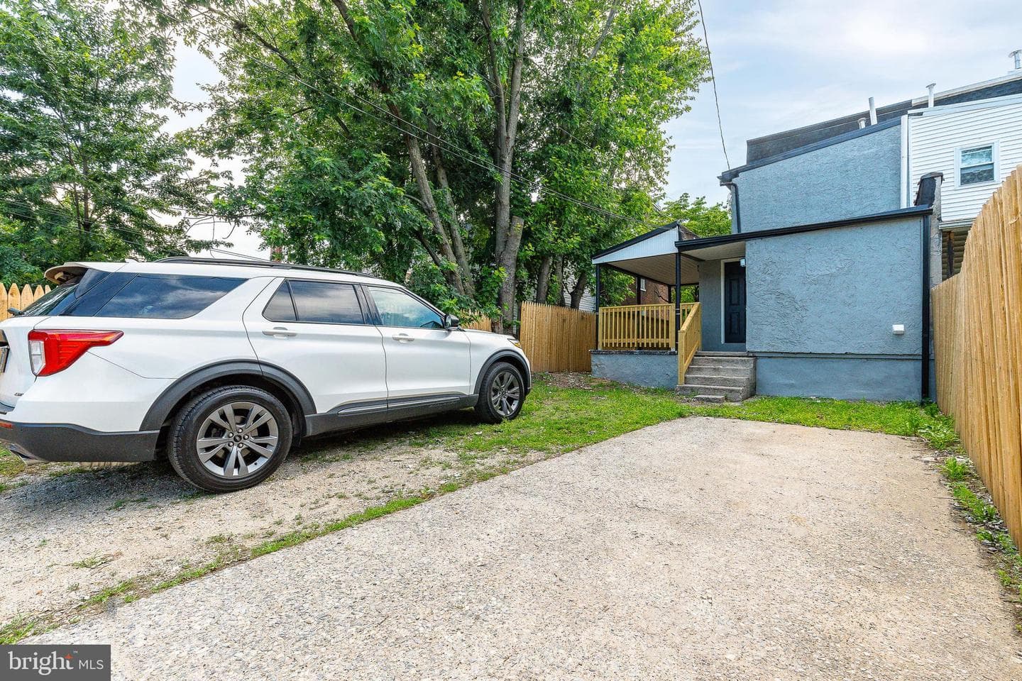 632 Chain Street photo 29