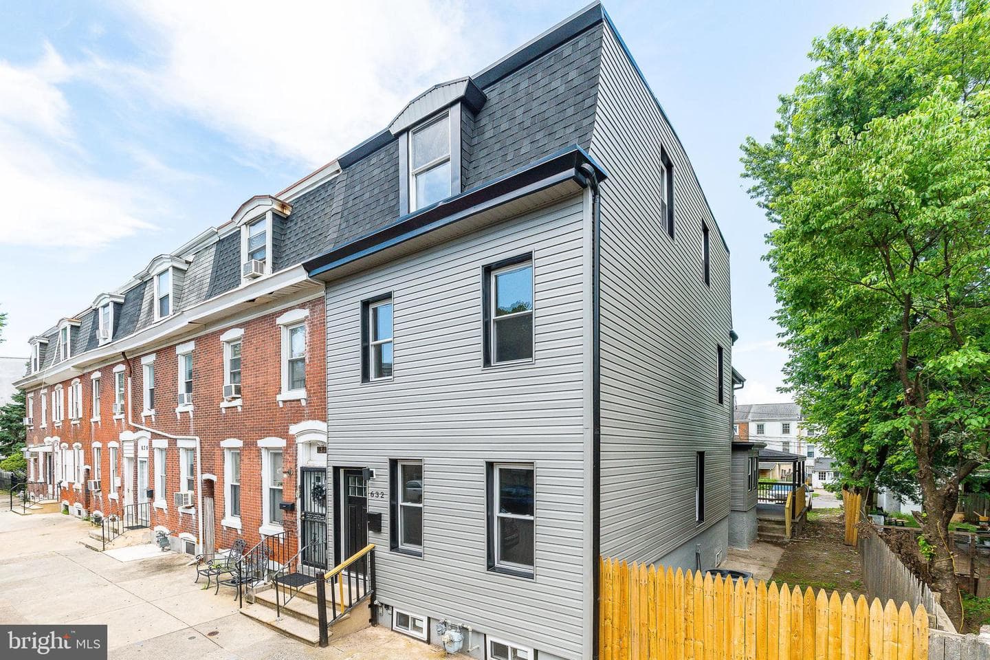 632 Chain Street photo 32