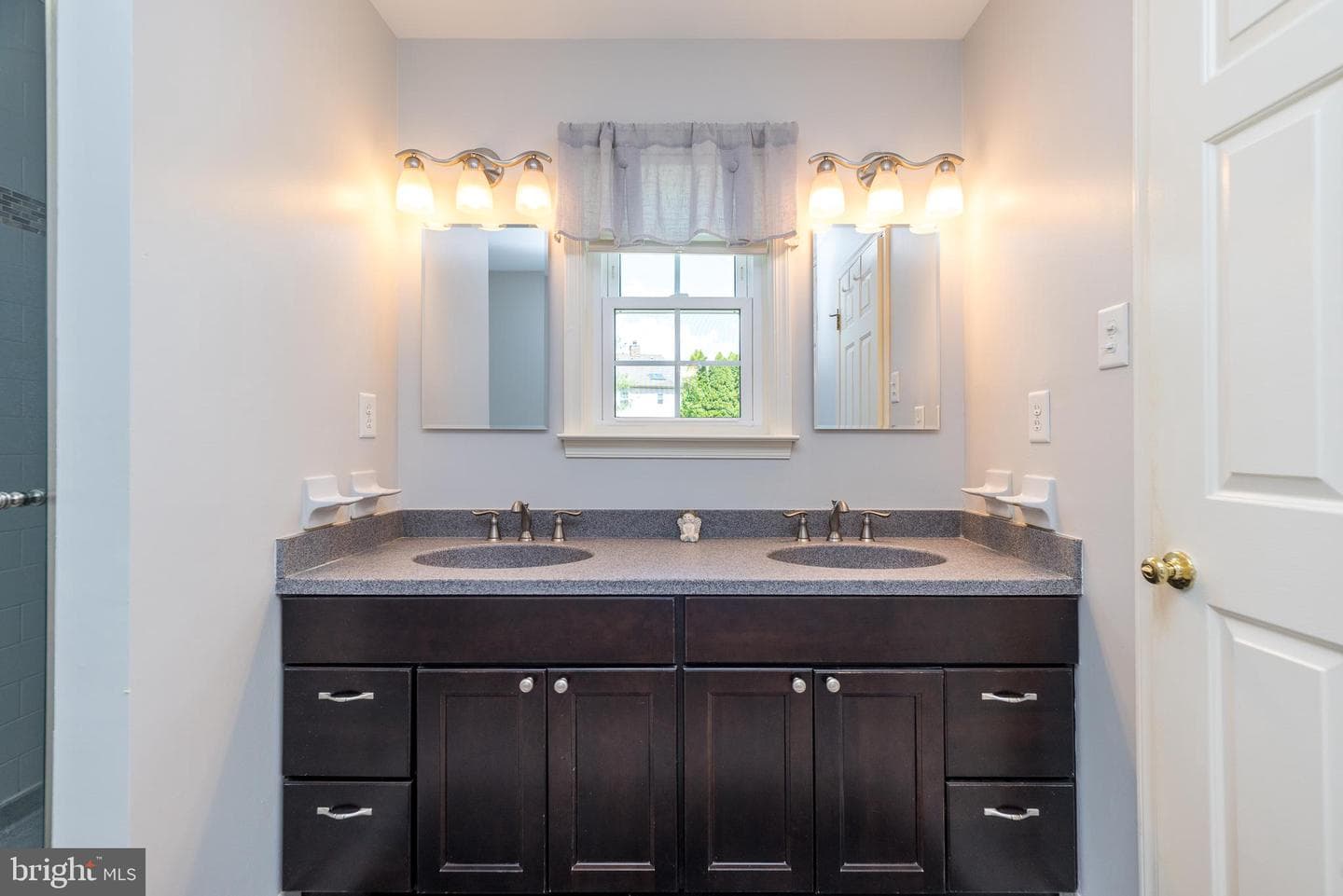 1706 Smedley Court photo 36