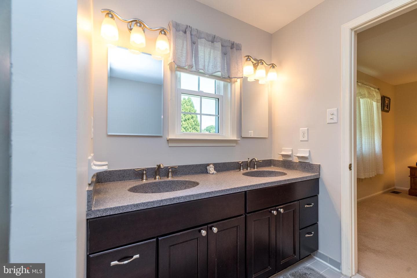 1706 Smedley Court photo 37