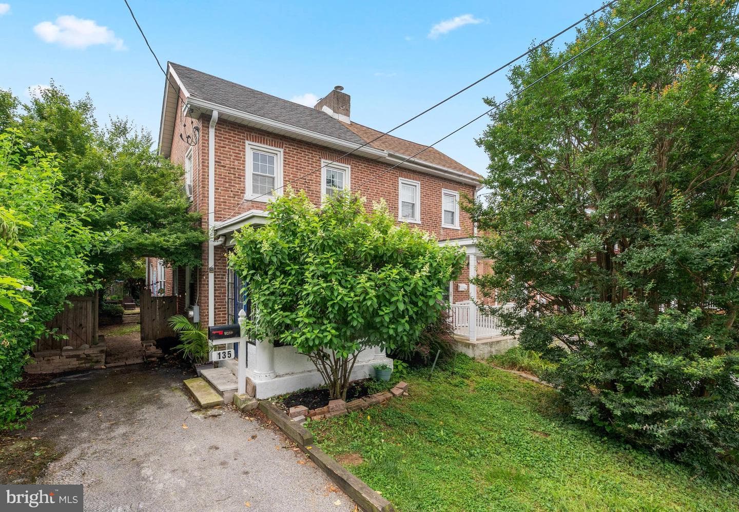 135 Simpson Road photo 1