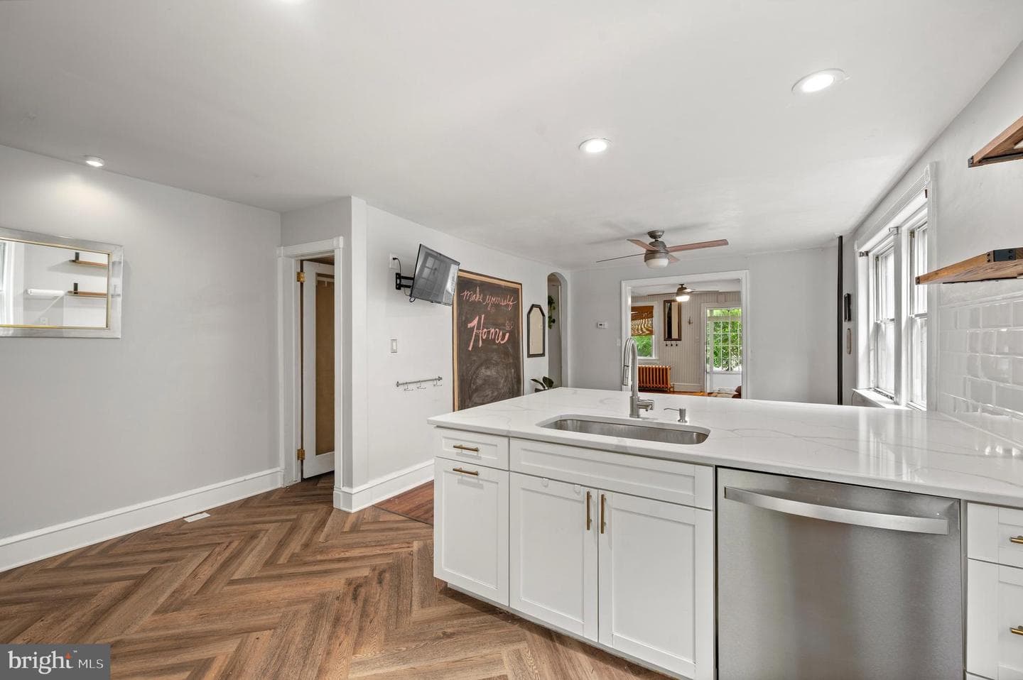 135 Simpson Road photo 13
